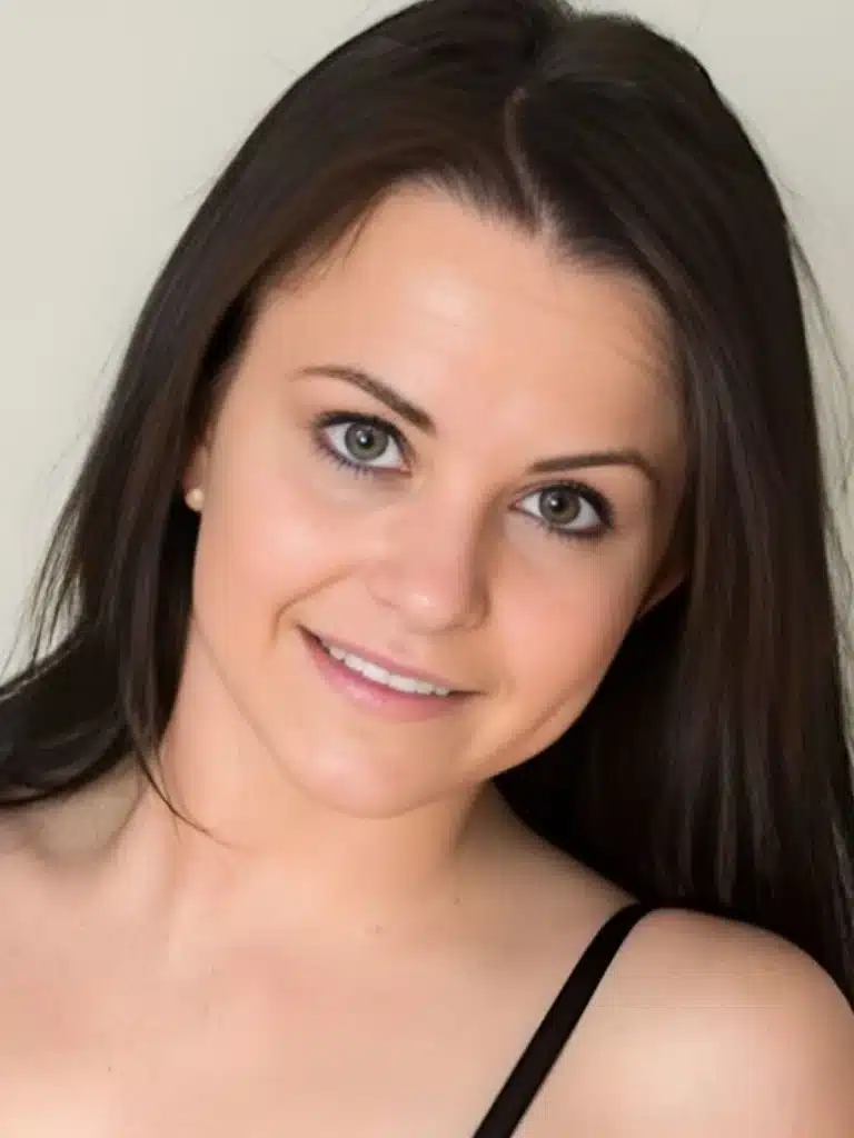 Brooklyn Daniels Biography: Wiki, Age, Career, Height, Weight, Husband, Net Worth & More